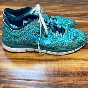 Nike sneakers size 10